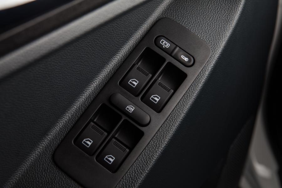 Детали интерьера Foton Tunland Double Cab 2016 года  (CIS) (фото 91 из 115)